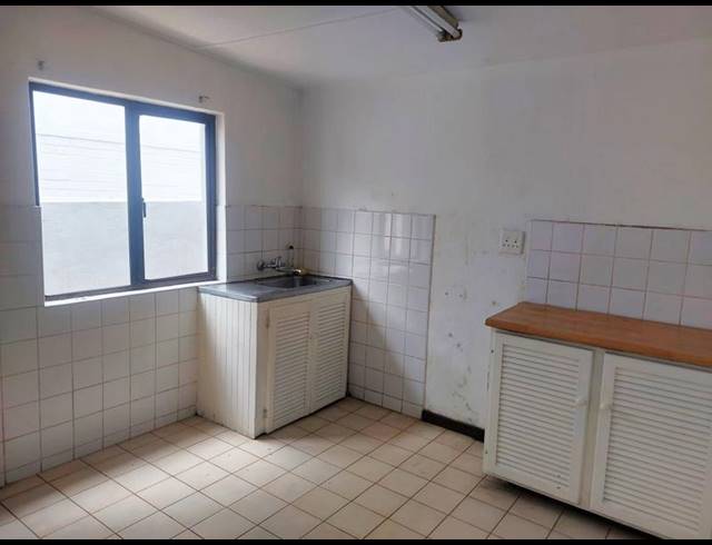 1 BEDROOM PROPERTY TO RENT IN LAWRENCE ROCKS